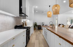 8 Serene Place, Fig Tree Pocket, Qld 4069