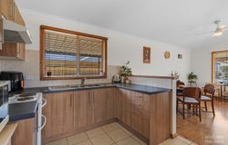 21 Cairns Crescent, Riverton, SA 5412