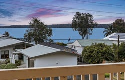 5 Bambury Avenue, Summerland Point, NSW 2259