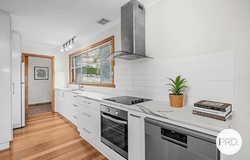37 Begonia Street, Lindisfarne, Tas 7015