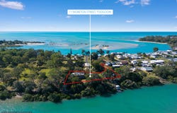 11 Moreton Street, Toogoom, Qld 4655