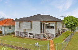 129 Erica Street, Cannon Hill, Qld 4170