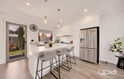 2/114 Rokewood Crescent, Meadow Heights, Vic 3048