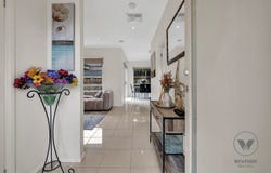 1/33 Springleaf Road, Tarneit, Vic 3029