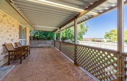 8 Hillview Drive, Hillcrest, Qld 4118