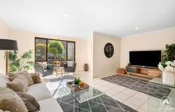 190 Emerald Drive, Regents Park, Qld 4118