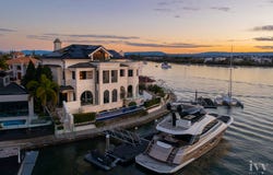 17 Queen Anne Court, Sovereign Islands, Qld 4216