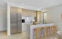 54 Solar Circuit, Spring Mountain, Qld 4300