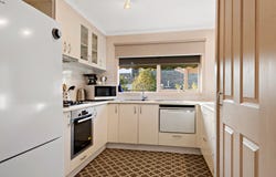 10A Blue Mist Drive, Croydon South, Vic 3136