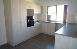 1 & 2/13 Bluegrass Court, Hillcrest, Qld 4118