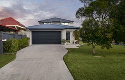11 Warde Street, Scarborough, Qld 4020
