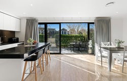 14 The Lakes Esplanade, Mermaid Waters, Qld 4218