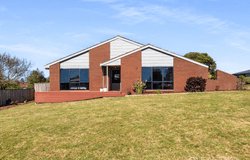 17 Fagan Drive, Downlands, Tas 7320