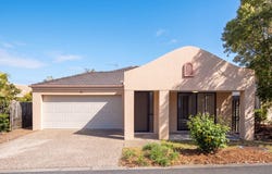 24/1-5 Studio Drive, Pacific Pines, Qld 4211