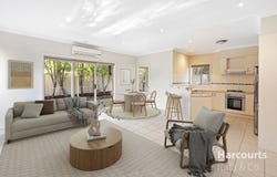 68 Oakview Parade, Caroline Springs, Vic 3023