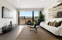 unit 2/76 The Esplanade, Caroline Springs, Vic 3023
