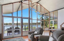 12 Russell Terrace, Macleay Island, Qld 4184