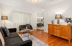 1 Lynwen Crescent, Banksia, NSW 2216