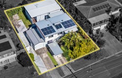10 & 10A Poincettia Street, Kingston, Qld 4114