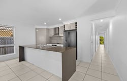 8 Jackson Place, Greenbank, Qld 4124