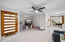 9 & 9a Francisco Crescent, Rosemeadow, NSW 2560