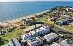 3/4 Osbourne Avenue, Cowes, Vic 3922