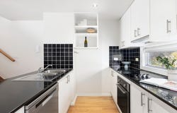 2/235 Dandenong Road, Windsor, Vic 3181