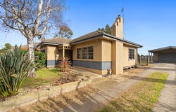 17 McGhee Street, Sale, Vic 3850