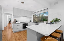 2 Winchester Drive, Bayswater North, Vic 3153