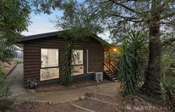 24 Kitchener Parade, Cockatoo, Vic 3781
