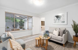 1 Lowry Street, Shelley, WA 6148