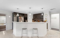 31 Faversham Avenue, Lake Gardens, Vic 3355