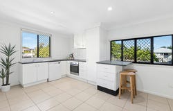 12 Lucas Street, Berserker, Qld 4701