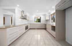 3 Galapagos Way, Pacific Pines, Qld 4211