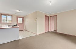 2/4 Patricia Place, Newnham, Tas 7248