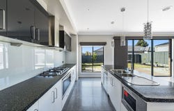 4 Pinebank Avenue, Cranbourne East, Vic 3977