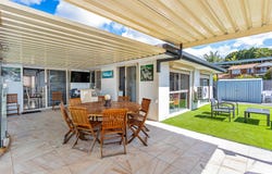 8 Piccadilly Place, Highland Park, Qld 4211