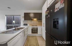 35 Kirkton Drive, Kurunjang, Vic 3337