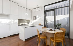 2E Wilton Grove, Elwood, Vic 3184