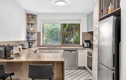2/16 St Kilda Avenue, Broadbeach, Qld 4218