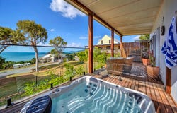 48 Blackcurrant Drive, Hideaway Bay, Qld 4800