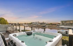 6 Rainbow Court, Newport, Qld 4020