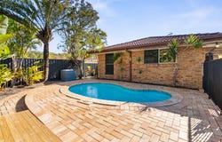 16 Kosciusko Crescent, Southport, Qld 4215