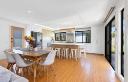 140 Heeb Street, Benowa, Qld 4217