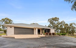 1 Horton Place, Regency Downs, Qld 4341