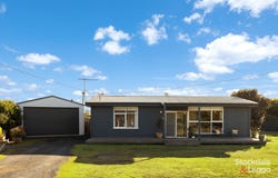 2 Bruce Avenue, Surf Beach, Vic 3922