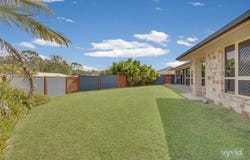 4 Hamilton Drive, Clinton, Qld 4680