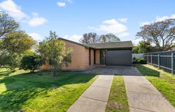 28 Poznan Crescent, Hackham West, SA 5163