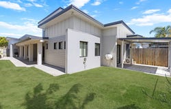 2/10 Hans Boysen Drive, Mudjimba, Qld 4564