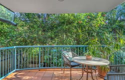 2/9 Jerdanefield Road, St Lucia, Qld 4067